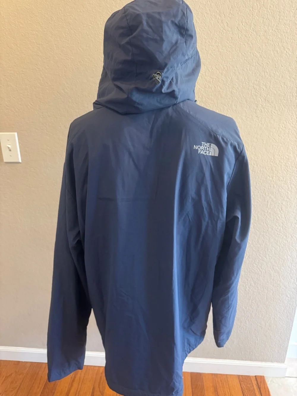 The‎ North Face Men's Navy Hooded Raincoat with Gray Chest Panel size XL